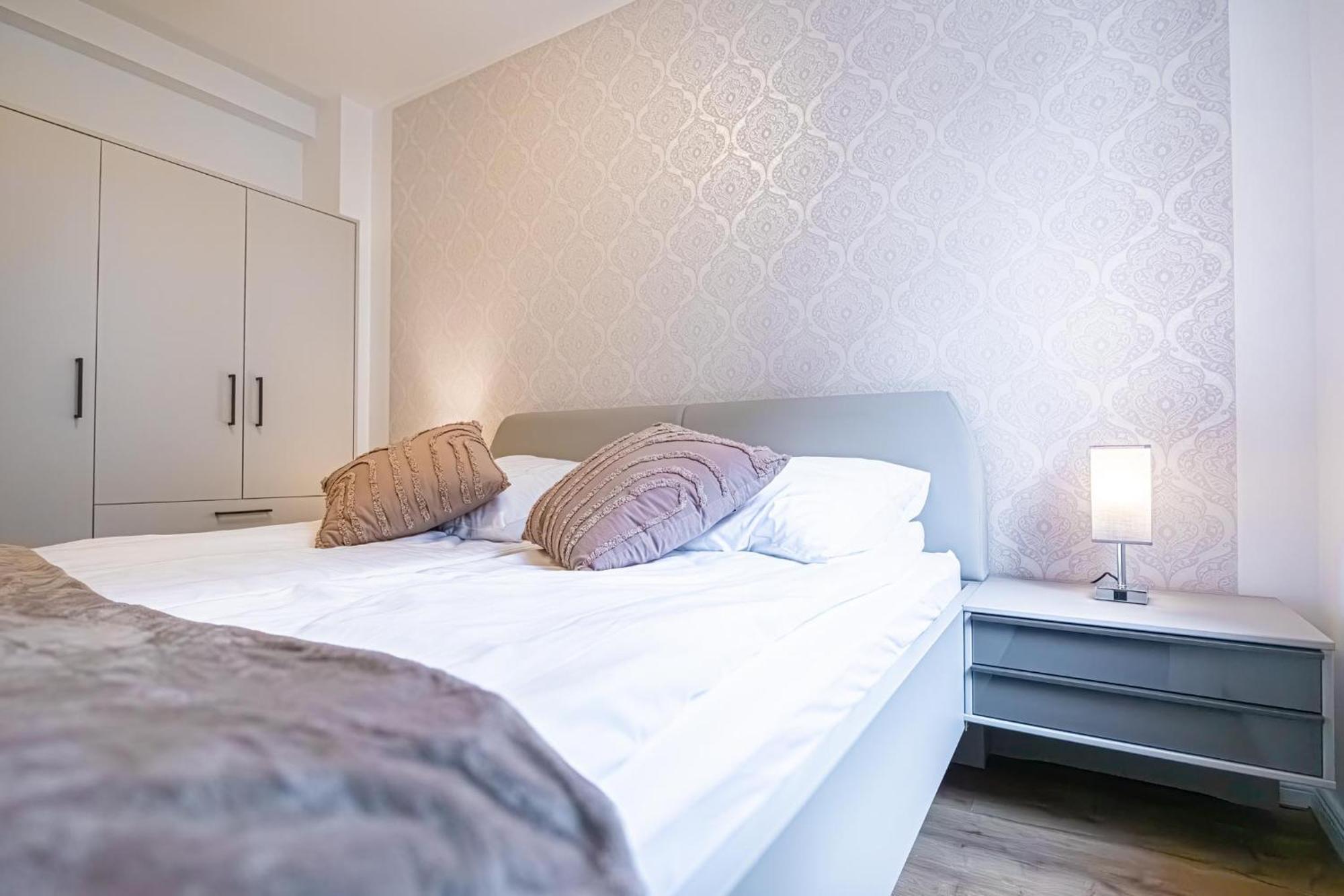 Charming 1Br And 1Lr Apt Modern Design Donaustadt Vienna Exterior photo