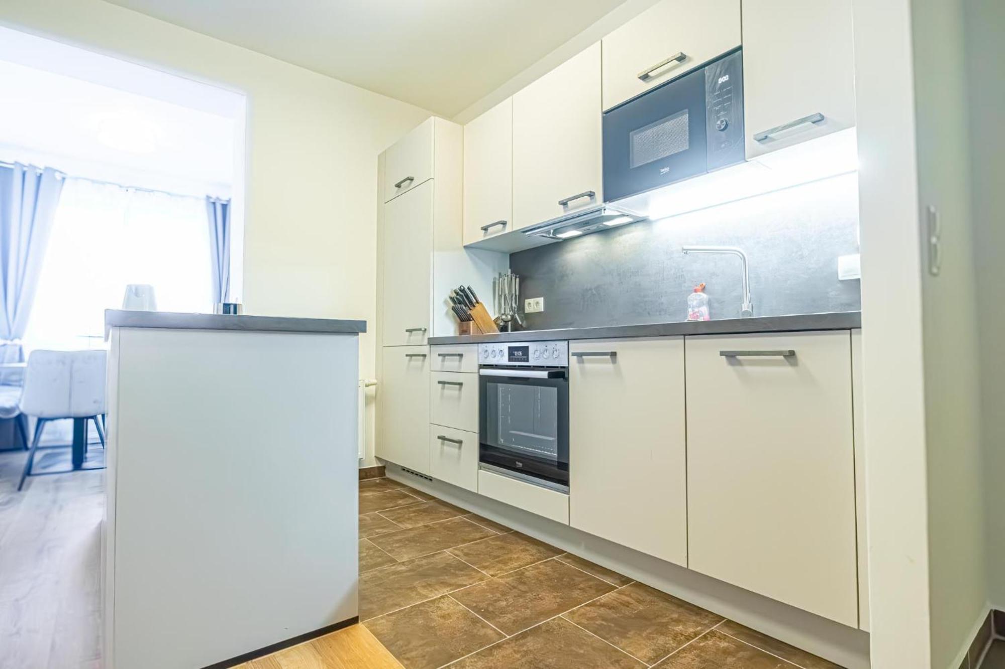 Charming 1Br And 1Lr Apt Modern Design Donaustadt Vienna Exterior photo